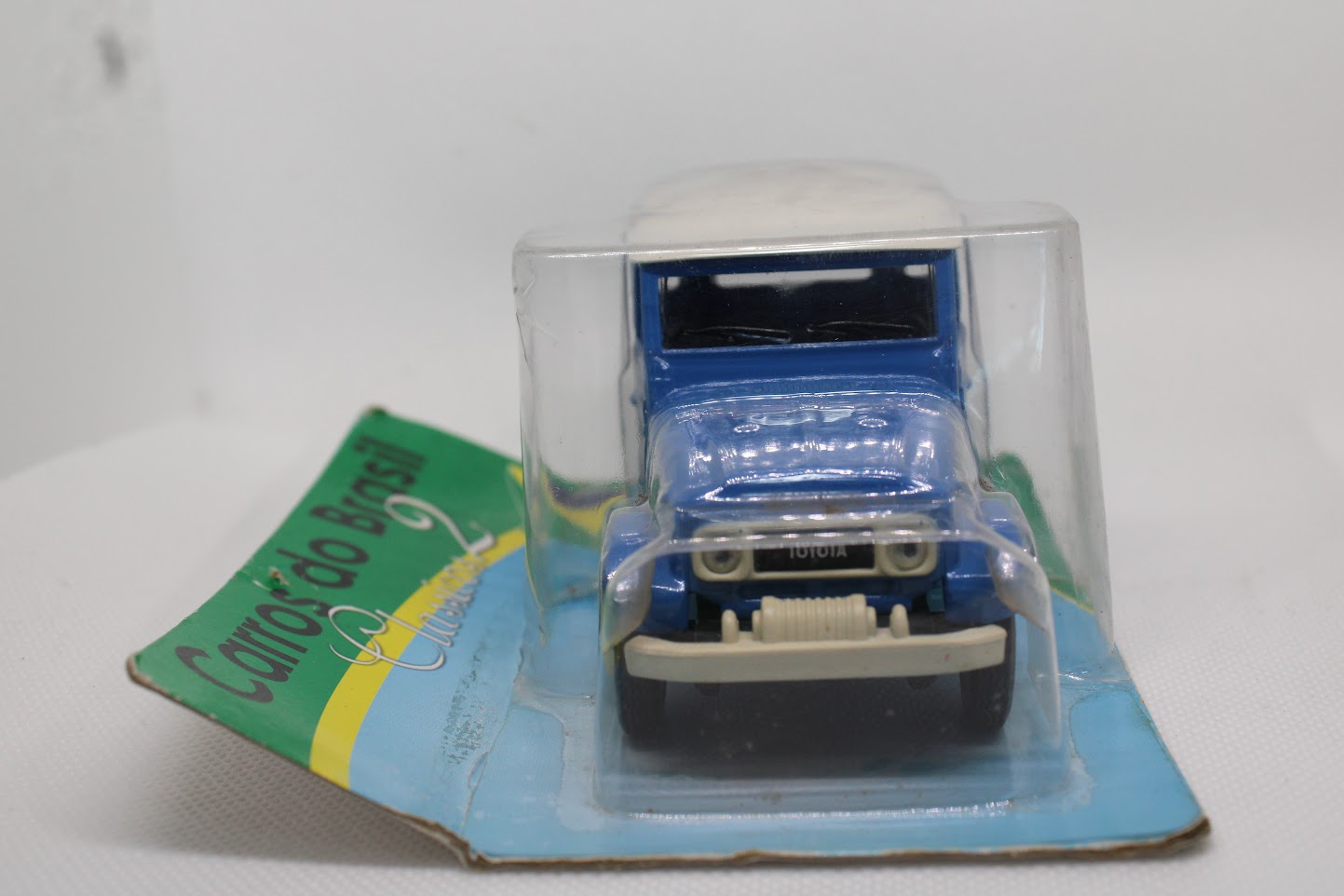 Miniatura Jeep Toyota Bandeirante Azul – Escala 1:43 | Colecionável Vintage - Imagem 3