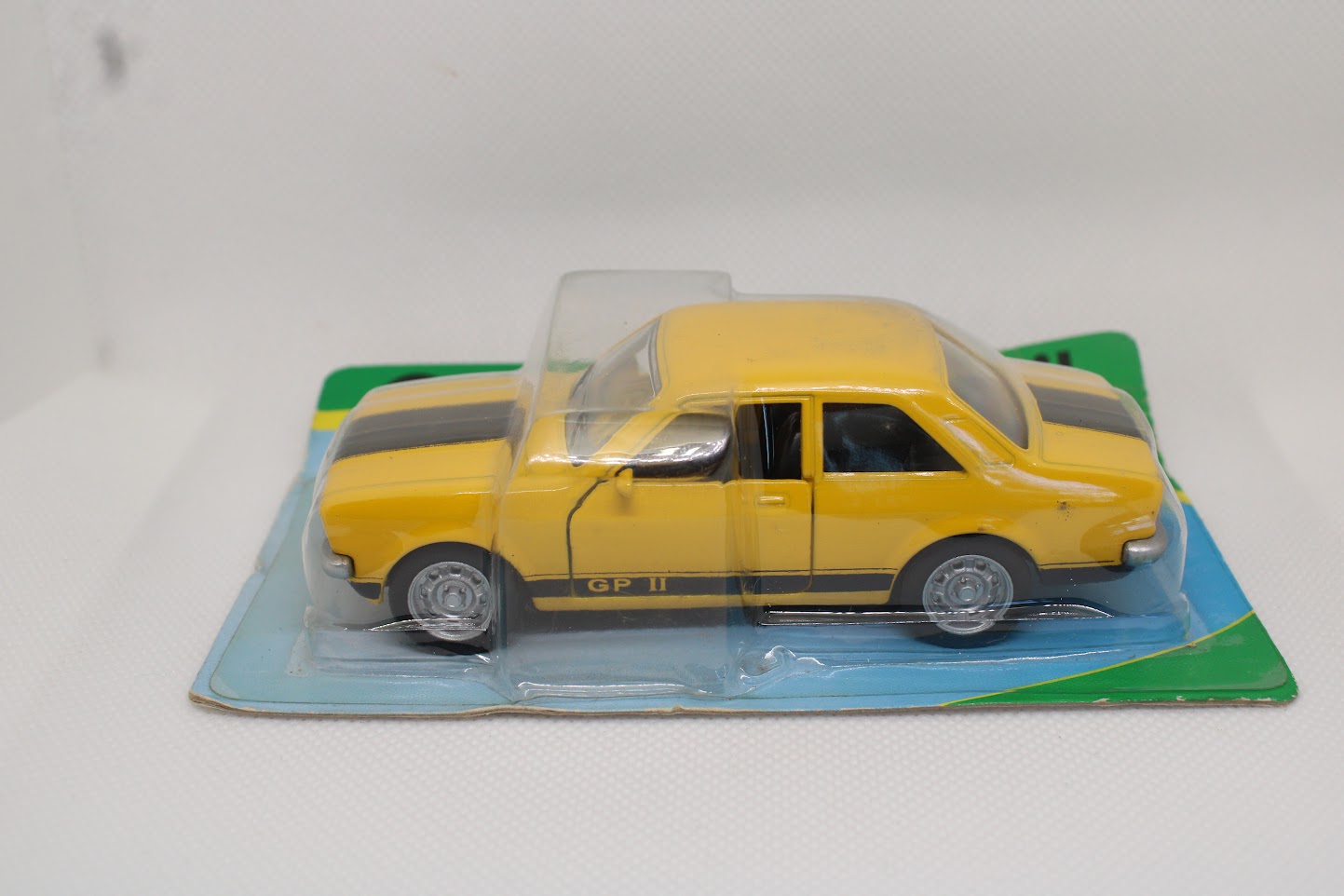 Miniatura Chevrolet Opala GP II - Escala 1:64 - Imagem 2